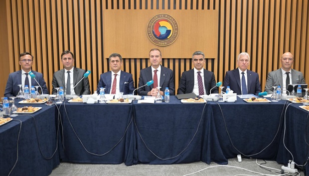 Şerafettin Aras: Türkiye